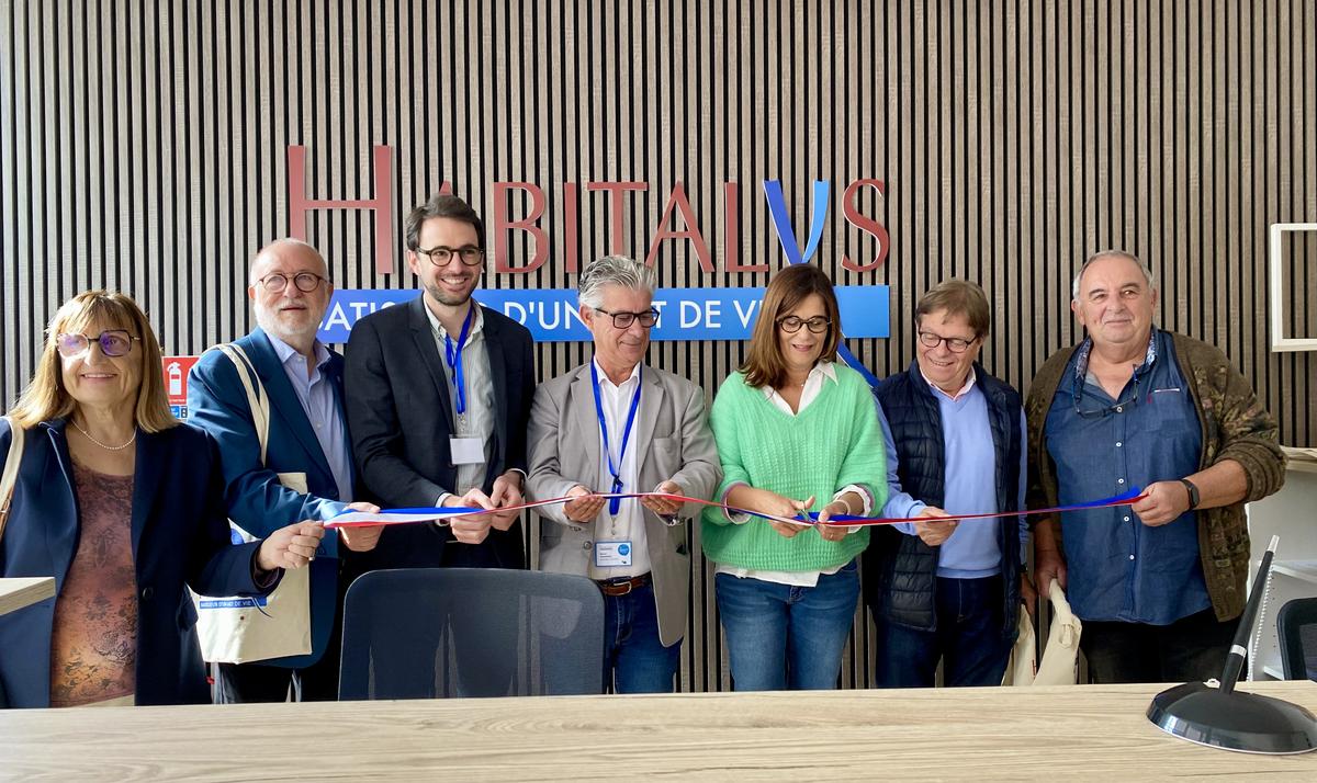 During the inauguration of the Rive Gauche agency, located on rue de Pujols.