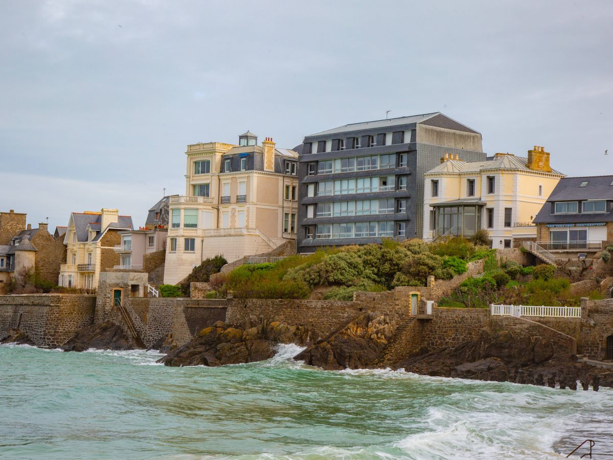 Secondary residences: towards a general home tax increase?