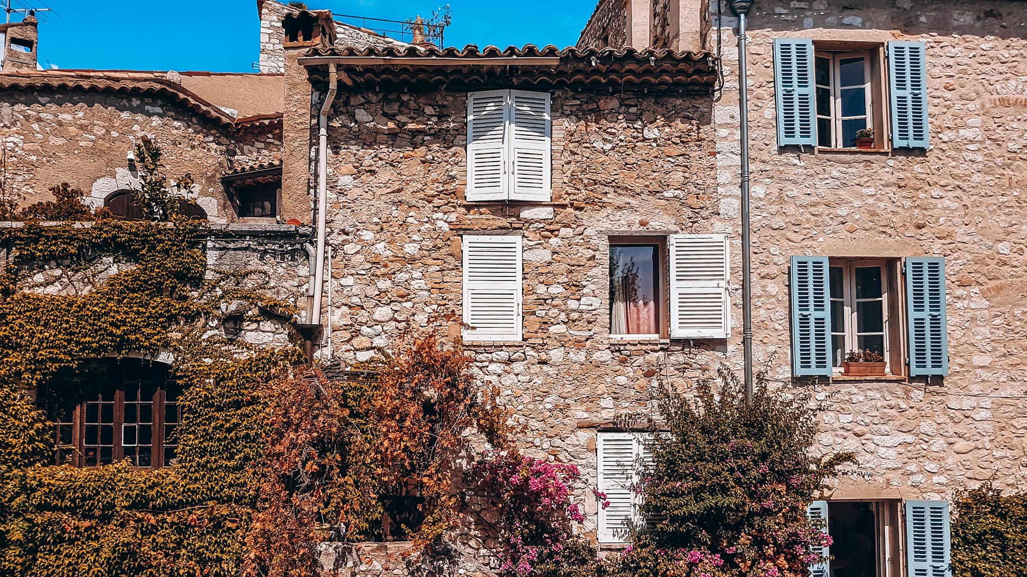 Because the increase in “notary fees” is received coldly by the real estate sector